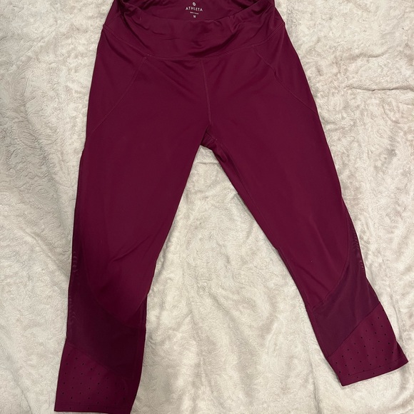 Athleta high waisted capri pant/cropped leggings w/ mesh details& hidden pocket - Picture 5 of 8